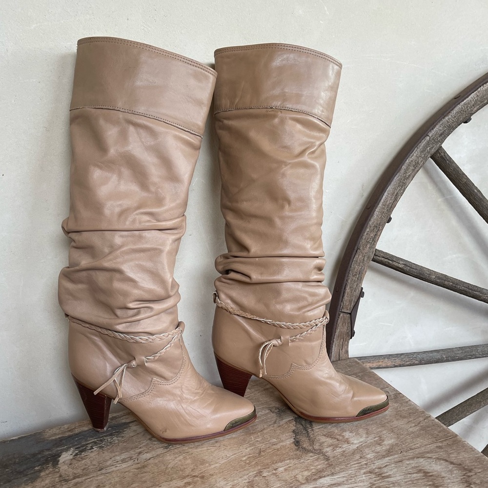 ZODIAC USA Vtg 1980s Tan Leather Western Ranchero Cowboy Boots 5M Worn Once Cute